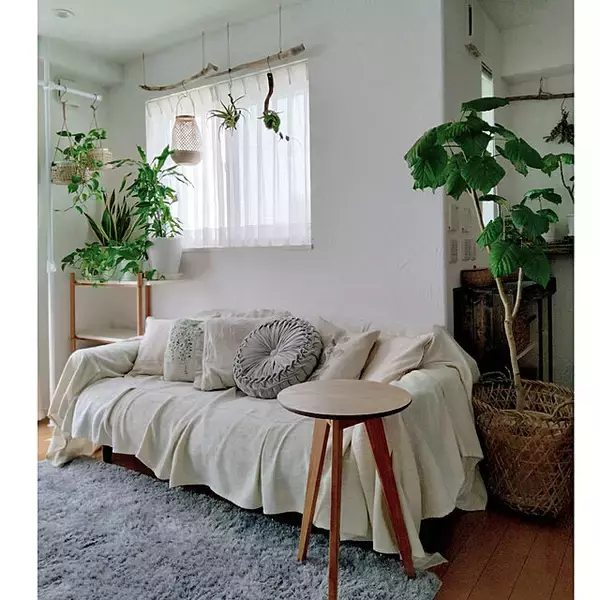 「ちょい置きできて便利！コンパクトでおすすめのサイドテーブル10選」の画像