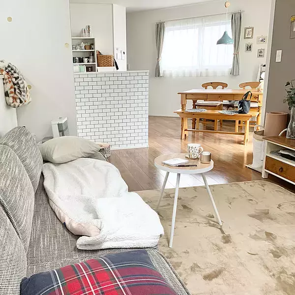 「ちょい置きできて便利！コンパクトでおすすめのサイドテーブル10選」の画像