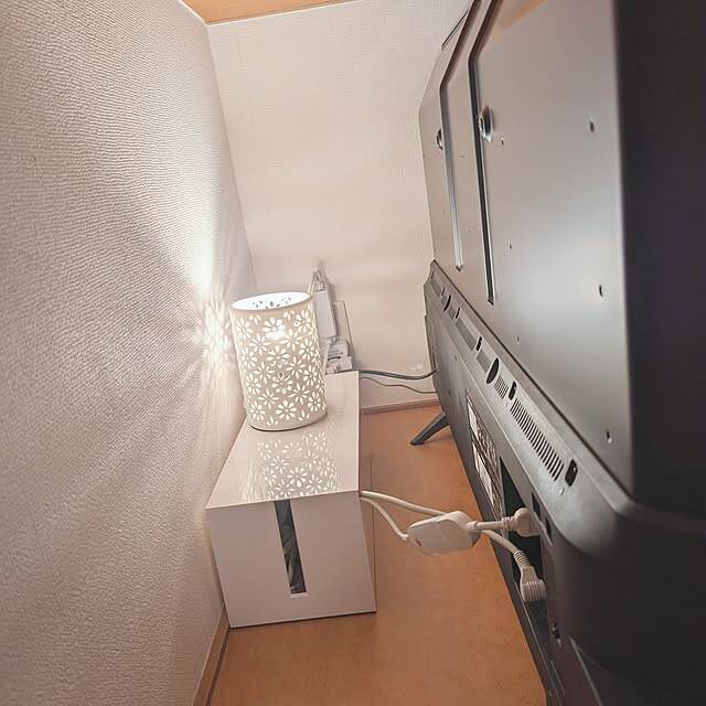 上手に隠してお部屋もすっきり♪暮らしが整うケーブル収納のアイデア10選