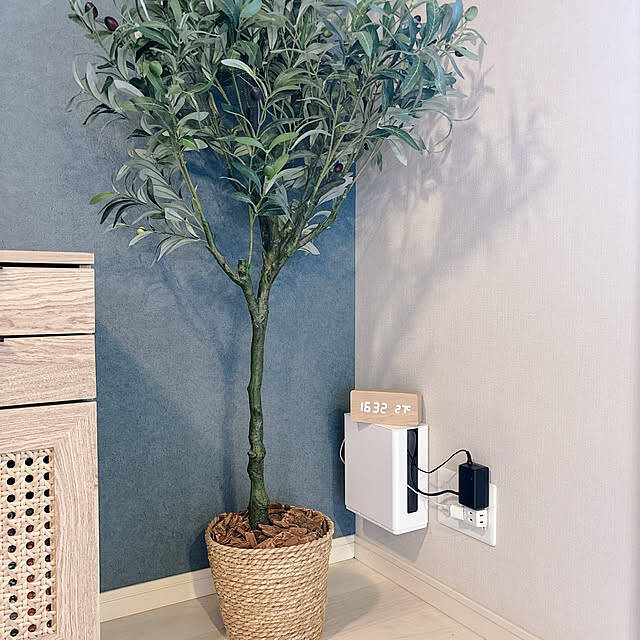 上手に隠してお部屋もすっきり♪暮らしが整うケーブル収納のアイデア10選