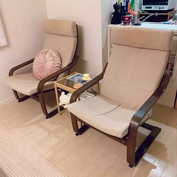 「「ポエング」で叶える癒やしの時間。IKEAのアームチェアで作るリラックス空間」の画像