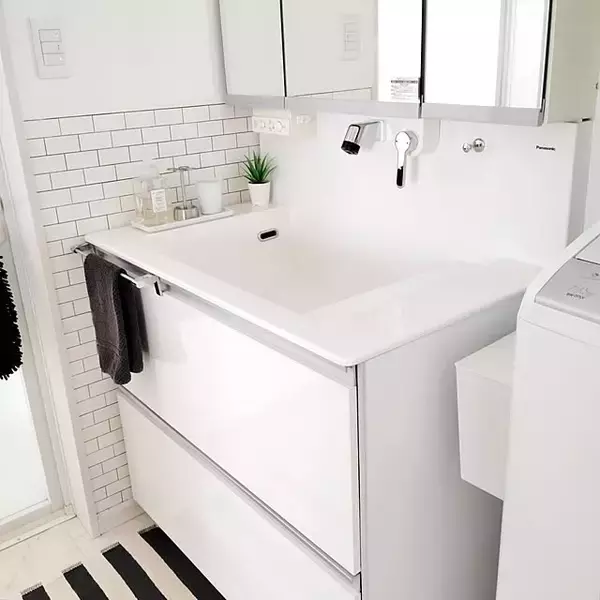 「ダイソーのアイテムをフル活用！海外風インテリアスタイルのお部屋にぴったりなDIYアイデアをご紹介」の画像