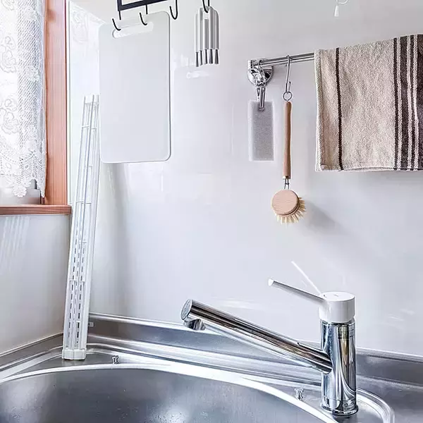 「洗い物や調理がスムーズに♪シンク周りをすっきり整えて使いやすくする工夫10選」の画像