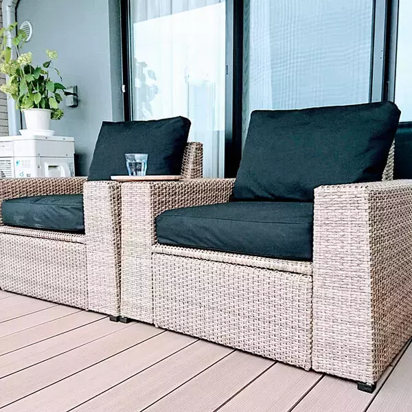 「自宅で癒しのリゾート気分が味わえる！IKEAの屋外チェア&テーブル活用実例」の画像