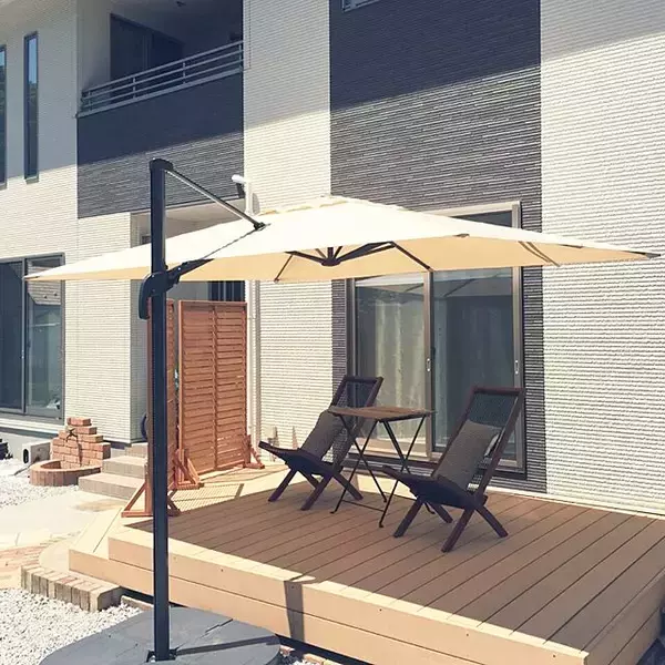 「自宅で癒しのリゾート気分が味わえる！IKEAの屋外チェア&テーブル活用実例」の画像