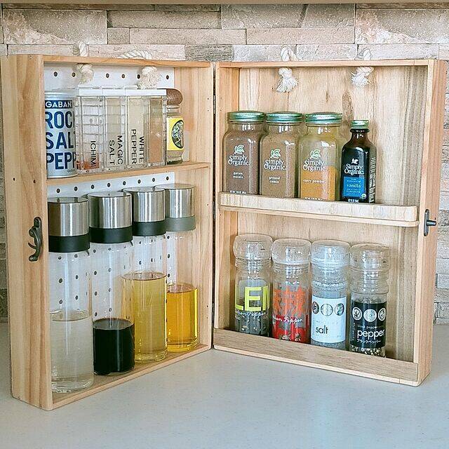 ダイソーアイテムが大活躍！自分好みの棚づくりで、お部屋がセンスアップ♡