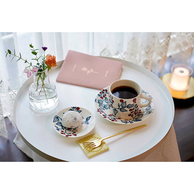 華やかな食器で日々に色どりをプラス。上質な暮らしにもスッと馴染むアラビア食器の魅力