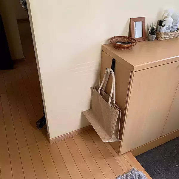「さっと持ち出せる！お出かけ準備がしやすい、エコバッグやマイバッグの収納アイデア6選」の画像