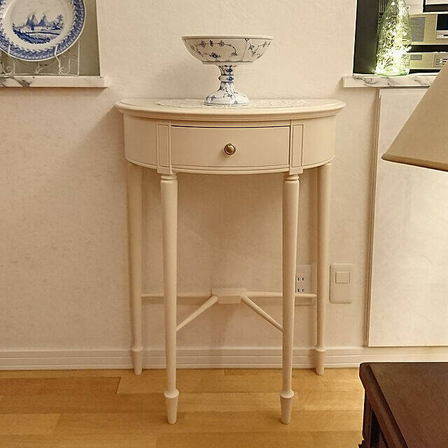 ディスプレイ棚にもなる♪リビングに置きたいコンソールテーブル