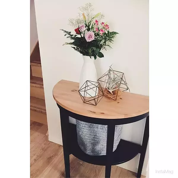 「ディスプレイ棚にもなる♪リビングに置きたいコンソールテーブル」の画像