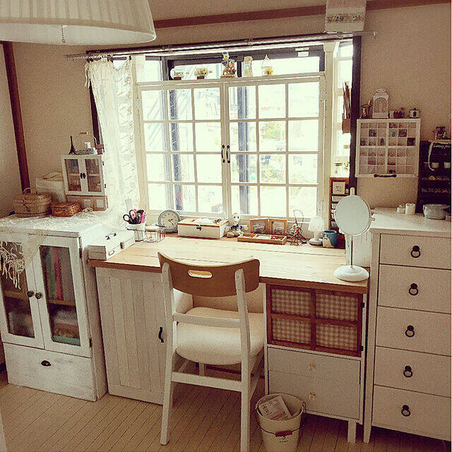 DIY初心者さんにもおすすめ！カラーボックスで作れるお手軽デスク