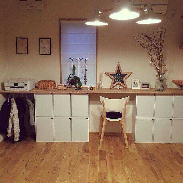 DIY初心者さんにもおすすめ！カラーボックスで作れるお手軽デスク