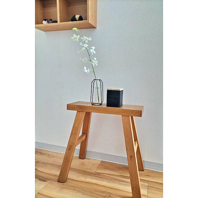 お花を飾って日々を華やかに。ダイソーのフラワーベースがある暮らし