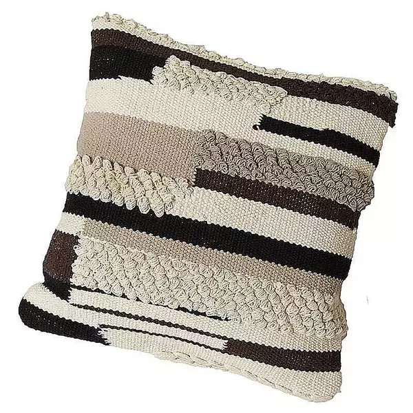 「インテリアのアクセントになる♪お気に入りのクッションがある暮らし」の画像