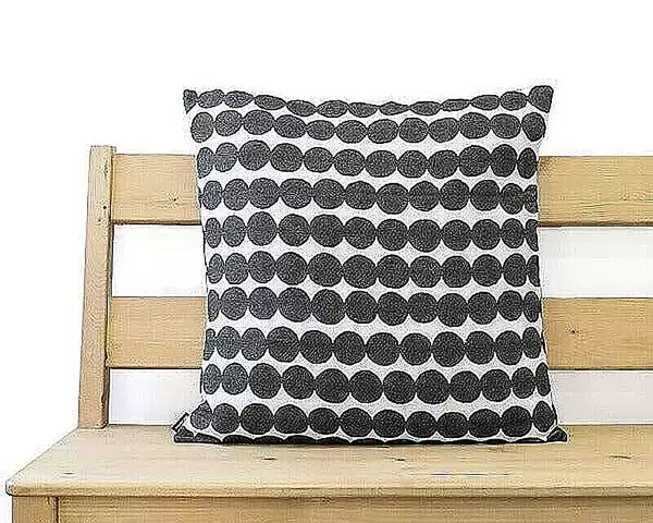 「インテリアのアクセントになる♪お気に入りのクッションがある暮らし」の画像