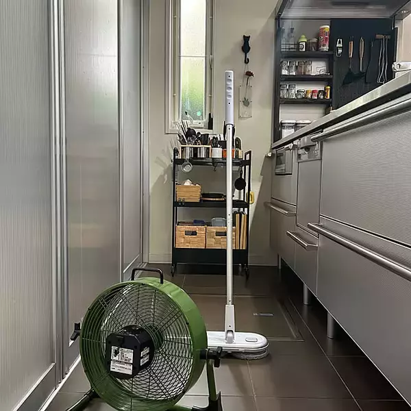 「毎日を気持ちよく過ごせる場所に♪キッチンの床をキレイに保つアイデア」の画像