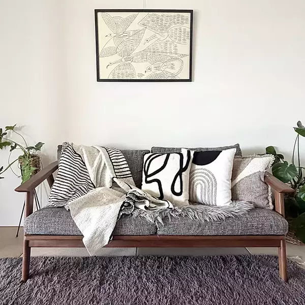 「意外なほど馴染む。和室にベッドやソファを置いたコーディネート10選」の画像