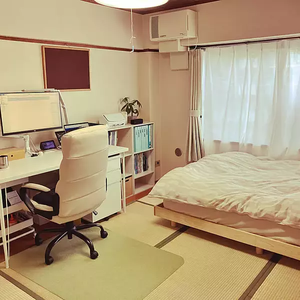 「意外なほど馴染む。和室にベッドやソファを置いたコーディネート10選」の画像