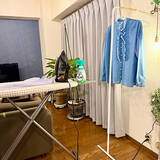 「限られたスペースを有効活用！スリムで収納力のあるコートハンガーの実例6選」の画像2