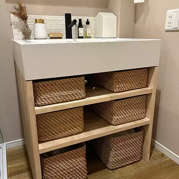 「見た目も使い勝手もアップ！暮らし上手さんの洗面所収納術6選」の画像