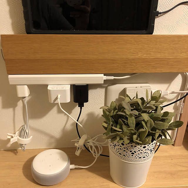 すっきり快適な空間に。無印良品のアイテムで作るケーブル収納スペース