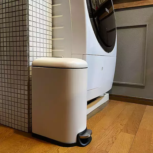 「【みんなが選んだ！】もう手を使わない！清潔＆スムーズな家事を叶えるペダル式のゴミ箱5選」の画像