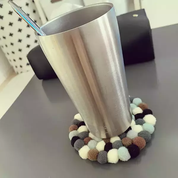 おうち時間に手軽に楽しめる♪100均のアイテムを使ったコースターDIY