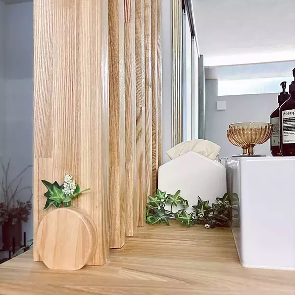 「高見えするフラワーベースを見つけた♡お花を飾るならセリアをチェック」の画像