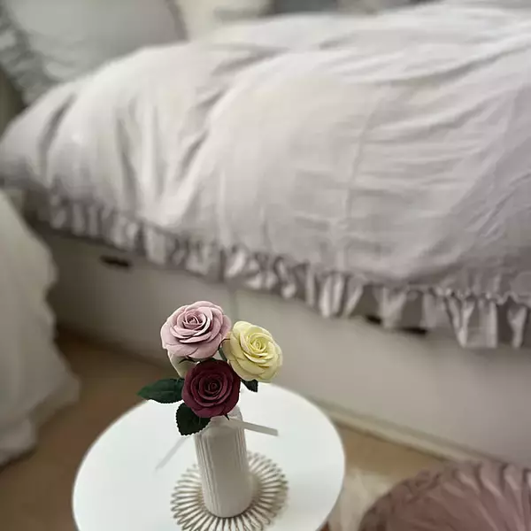 「高見えするフラワーベースを見つけた♡お花を飾るならセリアをチェック」の画像