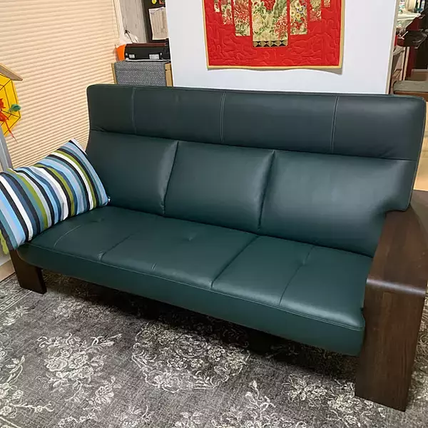 「魅力的なデザインと座り心地のよさで、くつろぎの時間を。ユーザーさん愛用のカリモク家具のソファ6選」の画像