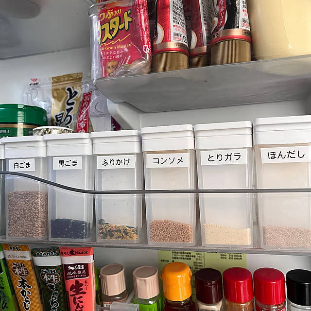 ダイソーアイテムで叶います♪使いやすさも見た目もGOODな調味料収納