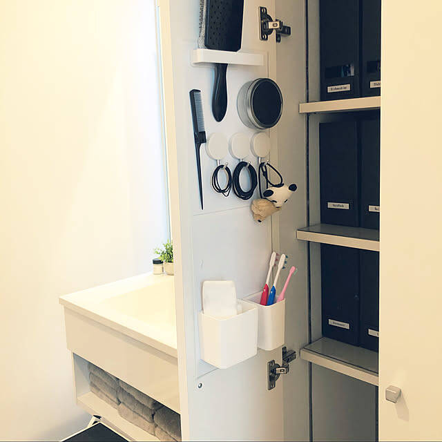 扉裏が収納スペースに早変わり♪セリアで見つけた便利アイテム6選