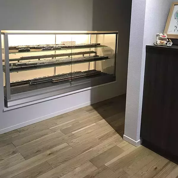 「お気に入りをどう飾る？プラモデルや鉄道模型のディスプレイ実例」の画像