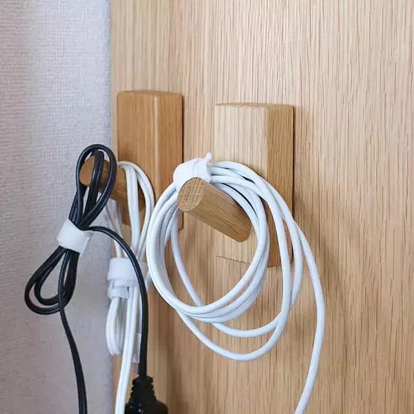 「ごちゃつきを見ないフリしてませんか？無印良品のアイテムを使ったケーブル収納アイデア」の画像