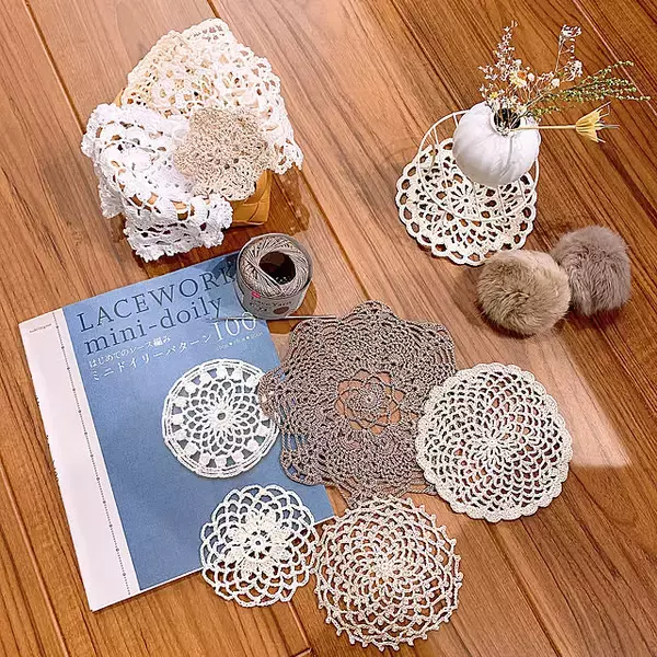 冬のおうち時間にぴったり♪ダイソーのレース糸で作る、手編み＆アレンジ作品集