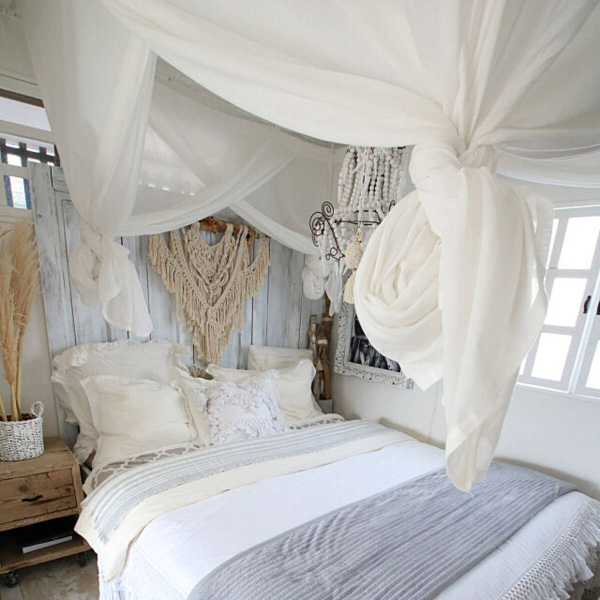 ふんわり華やかに Diyの天蓋でベッドまわりをデコレーション 22年1月15日 エキサイトニュース ふんわり華やかに Diyの天蓋でベッドまわりをデコレーション 22年1月15日 エキサイトニュース