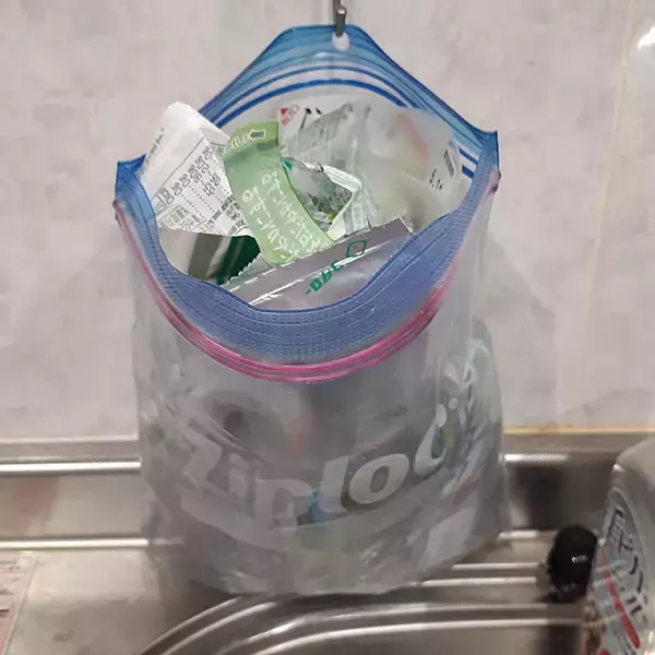 「食品以外にも使い方いろいろ☆暮らしに役立つジッパーバッグ活用法」の画像