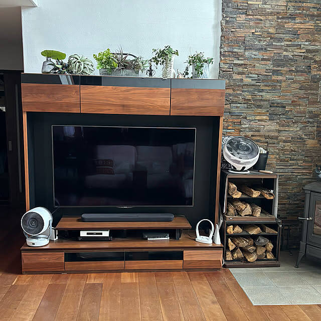 お部屋の片づけをしっかりサポート！暮らしに合わせて選べるテレビ台収納のアイデア6選