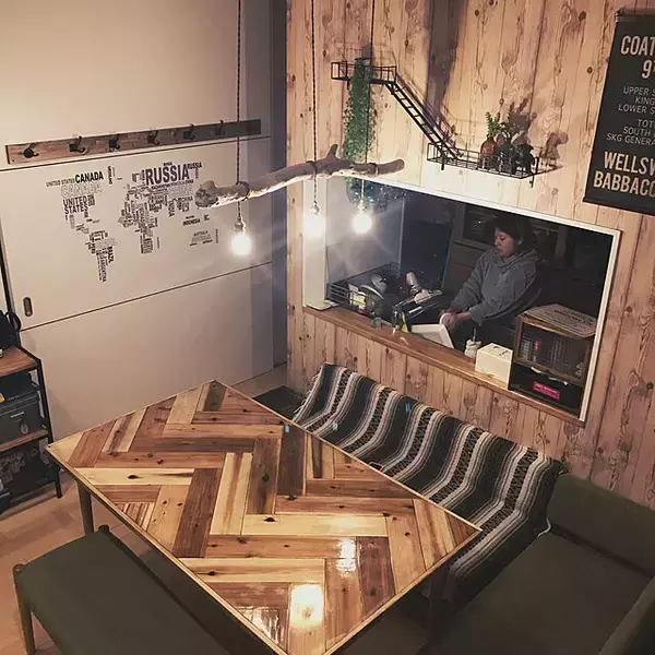 「アメリカンな魅力がたまらない！あこがれのヘリンボーンをDIYで」の画像