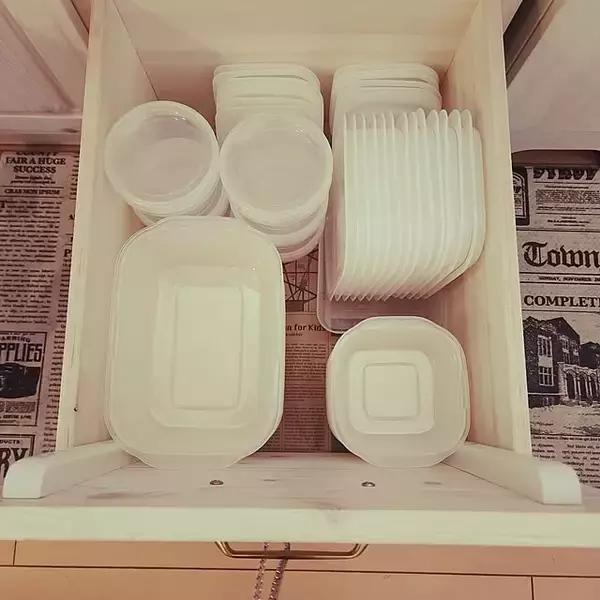 「3つのパターン別にご紹介します☆タッパーや保存容器の収納方法」の画像