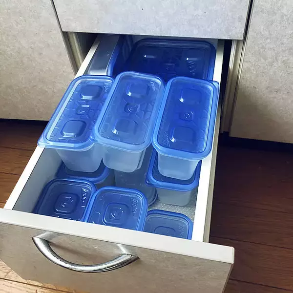 「3つのパターン別にご紹介します☆タッパーや保存容器の収納方法」の画像