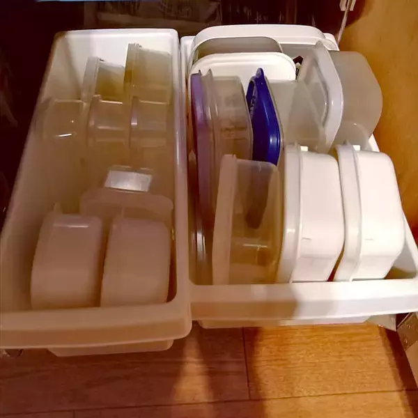 「3つのパターン別にご紹介します☆タッパーや保存容器の収納方法」の画像