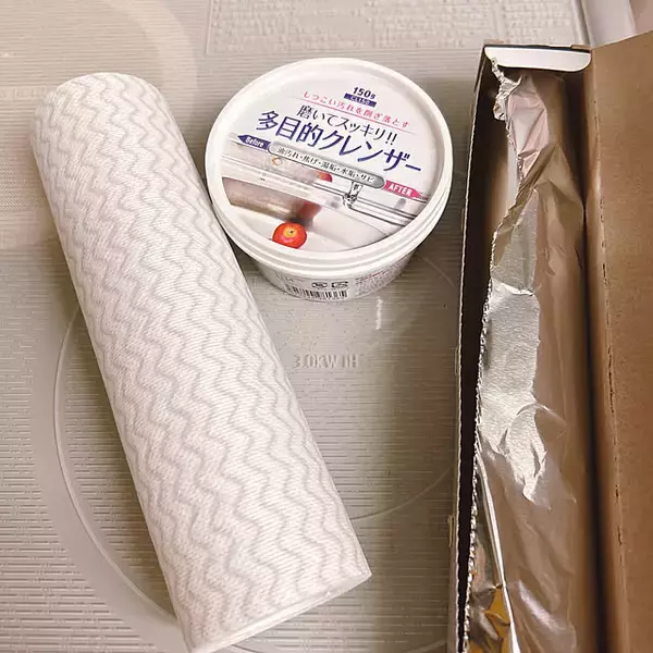 「ベタベタ汚れもスッキリ！今すぐ試したいコンロまわりの掃除方法」の画像