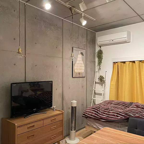 「無機質な雰囲気がクール！打ちっぱなし壁のインテリア実例」の画像