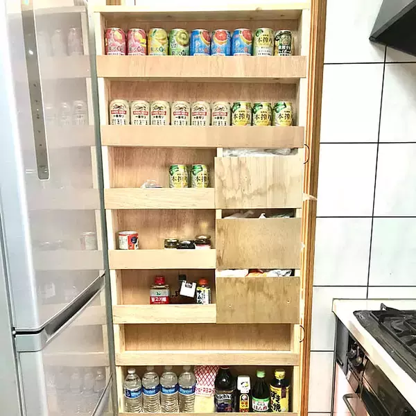「見逃すのはもったいない！冷蔵庫横のスペースを整理収納に活用するアイデア集」の画像