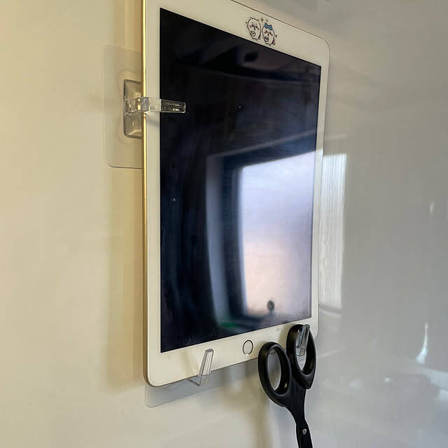 タブレットの定位置はどこにする？快適な置き方のアイデア6選
