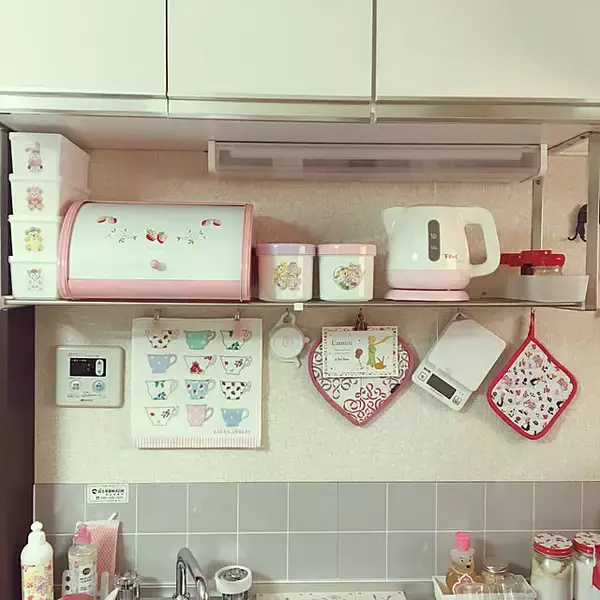 「整理整頓で出し入れがしやすくなる！コップ類の収納アイデア」の画像