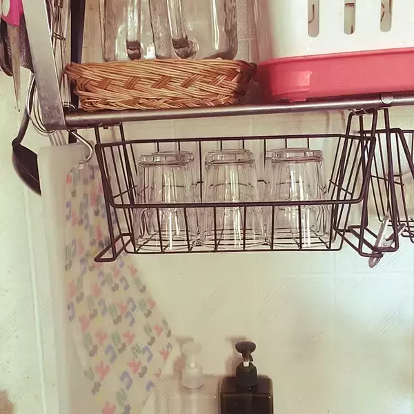 「整理整頓で出し入れがしやすくなる！コップ類の収納アイデア」の画像