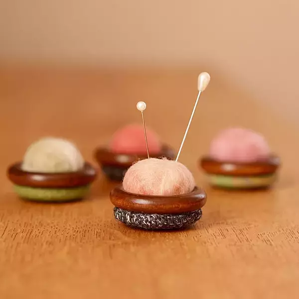 「手作りタイムがもっと楽しくなる！ハンドメイドのピンクッション実例」の画像