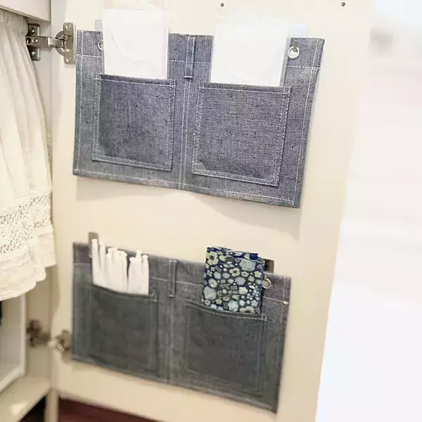 「壁面を賢く活用して省スペース収納に。ウォールポケットを使った収納方法」の画像